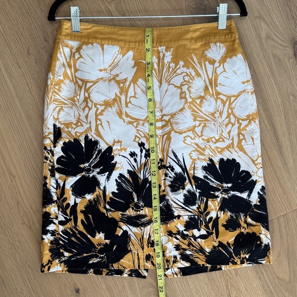 π Floral Skirt in Mustard & White - Picture 6 of 6